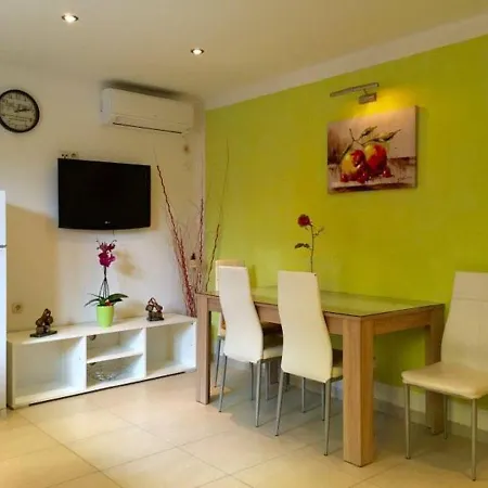 Apartament Zavalatica 184c *